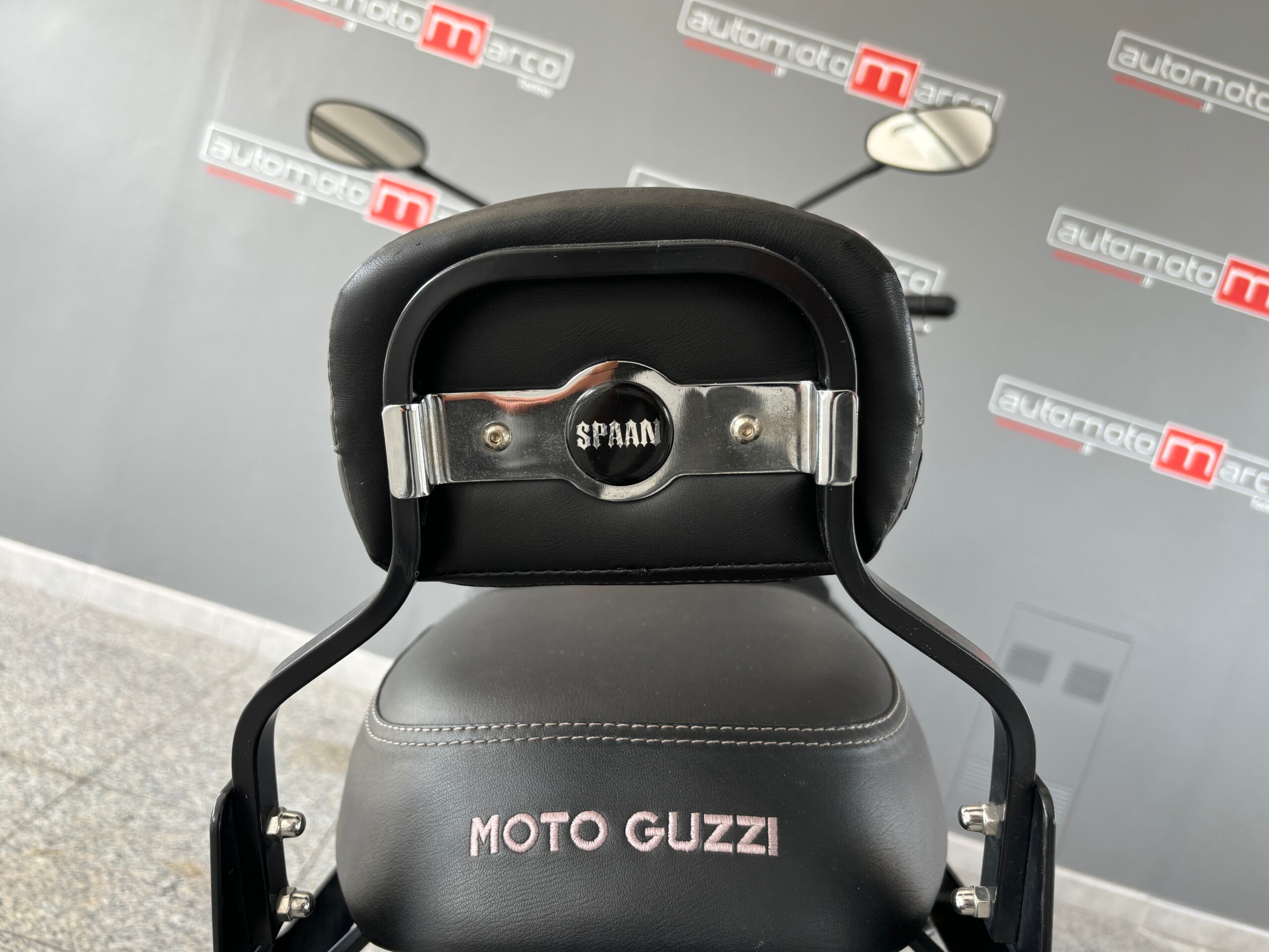 MOTO GUZZI V7 STONE