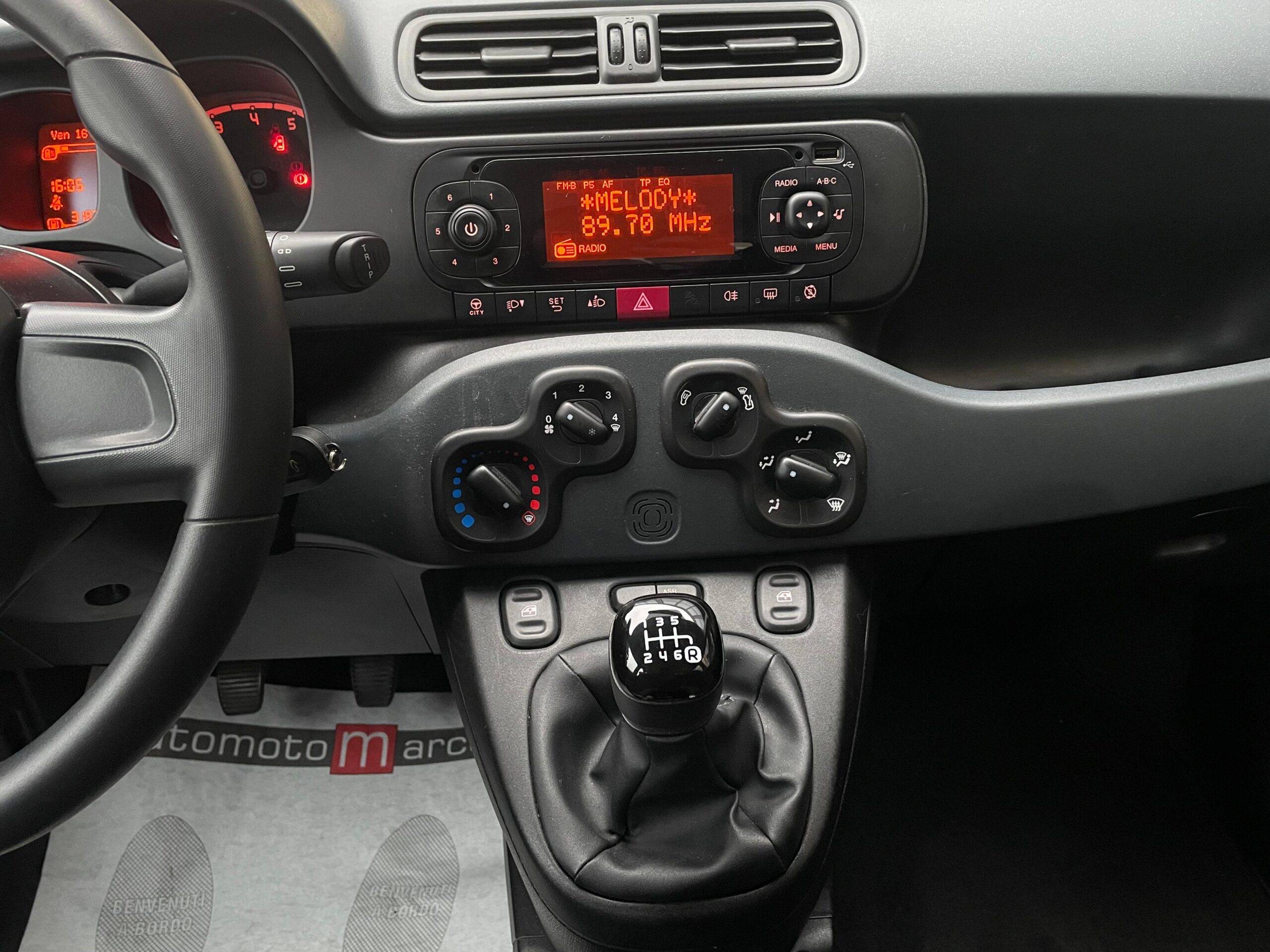 FIAT Panda 1.0 Hybrid EASY “SOLO 31000 KM”