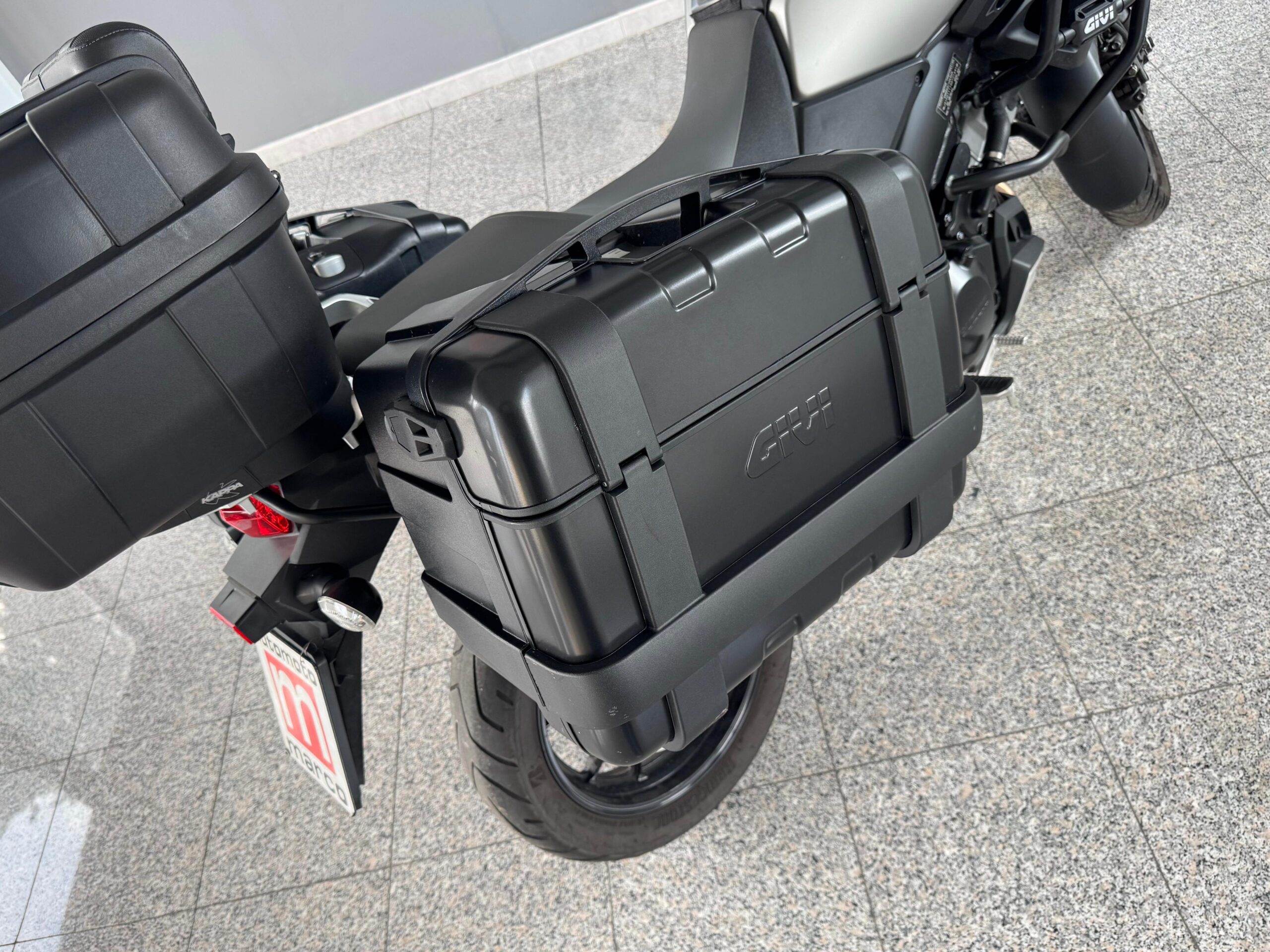 Suzuki V-Strom 1000 ABS *KIT BAULETTI – SCARICO ARROW*