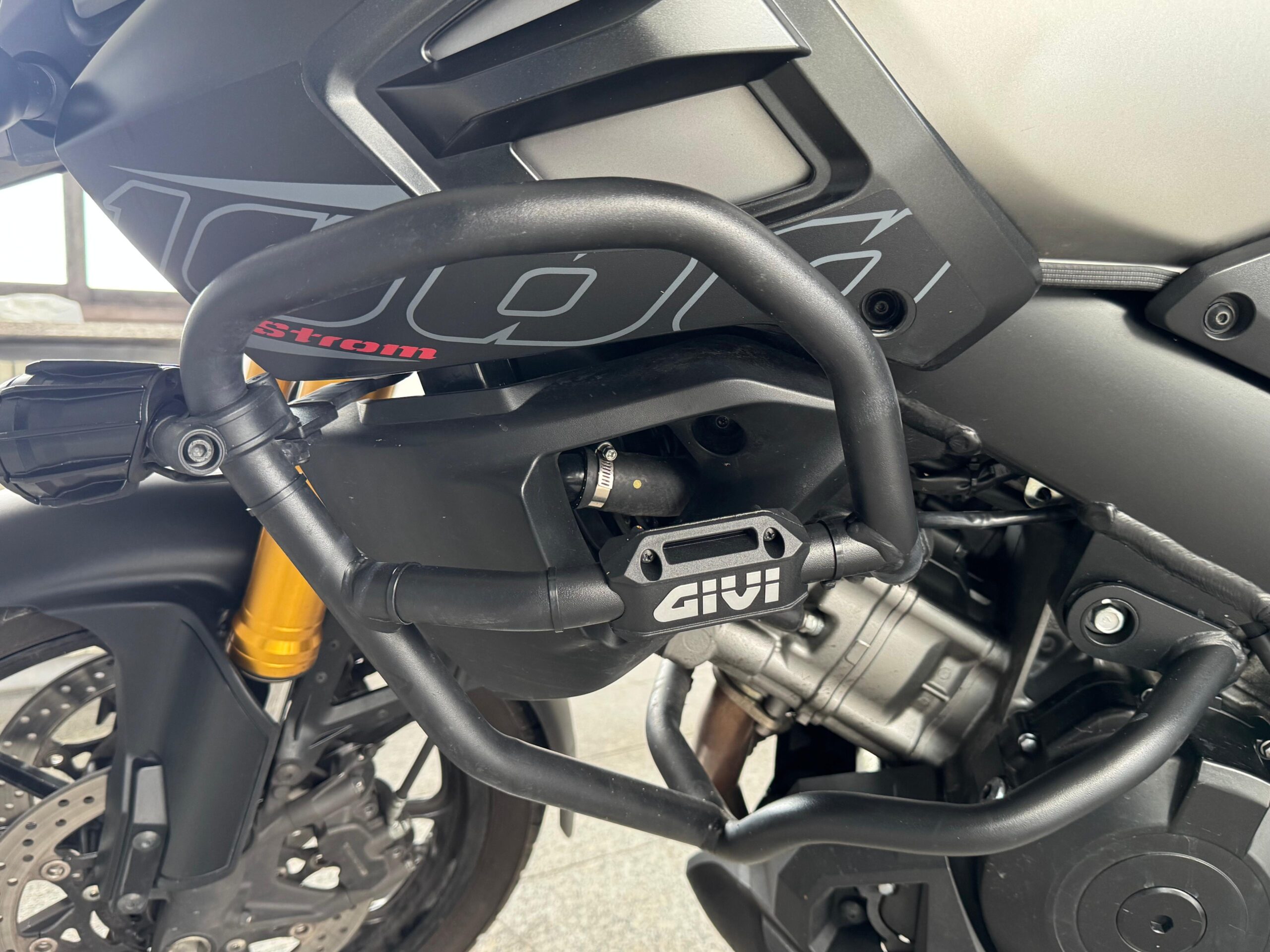 Suzuki V-Strom 1000 ABS *KIT BAULETTI – SCARICO ARROW*