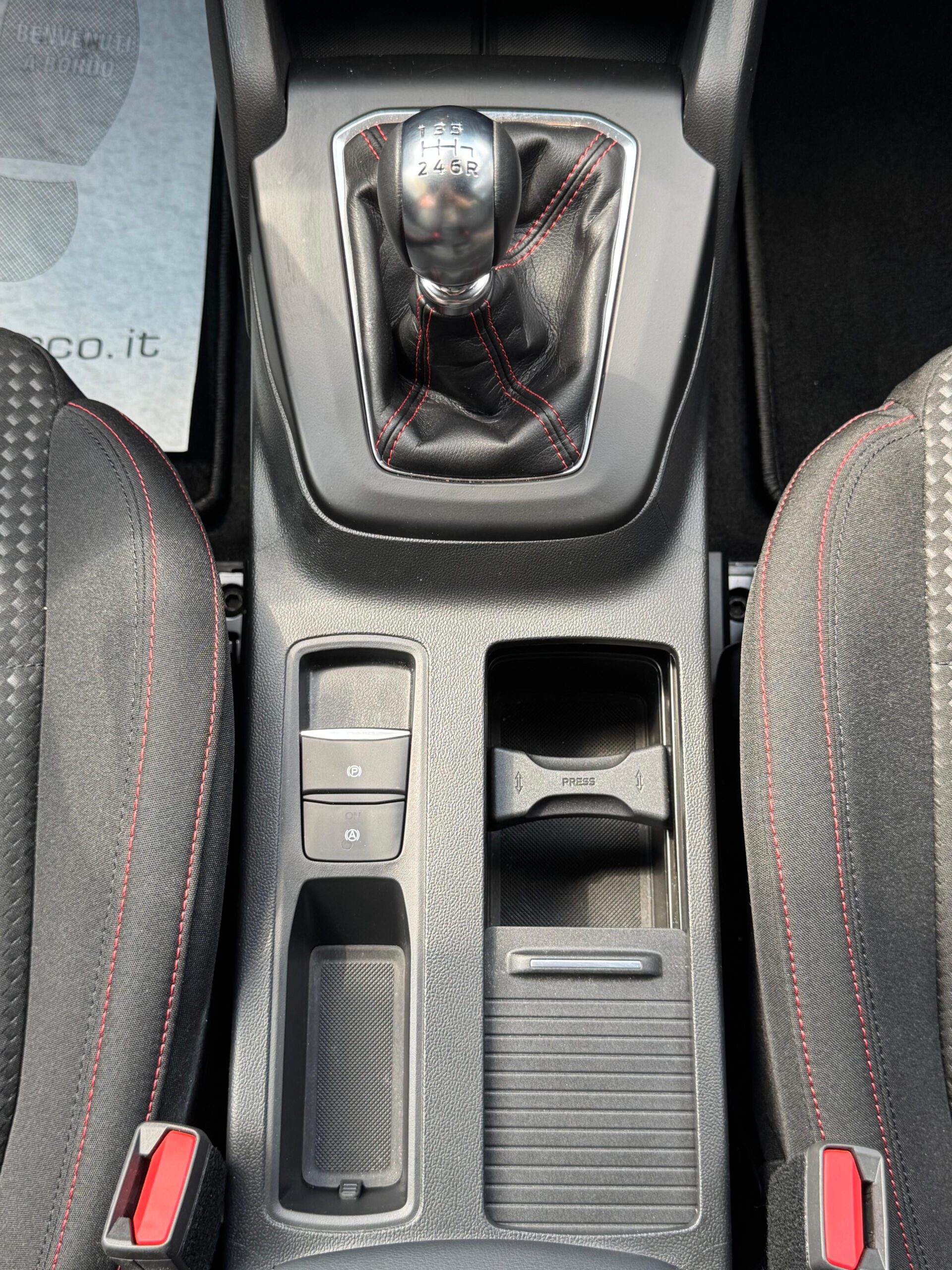 FORD FOCUS 125cv ecoboost *ST-LINE* – *SOLO 3200KM!!!*