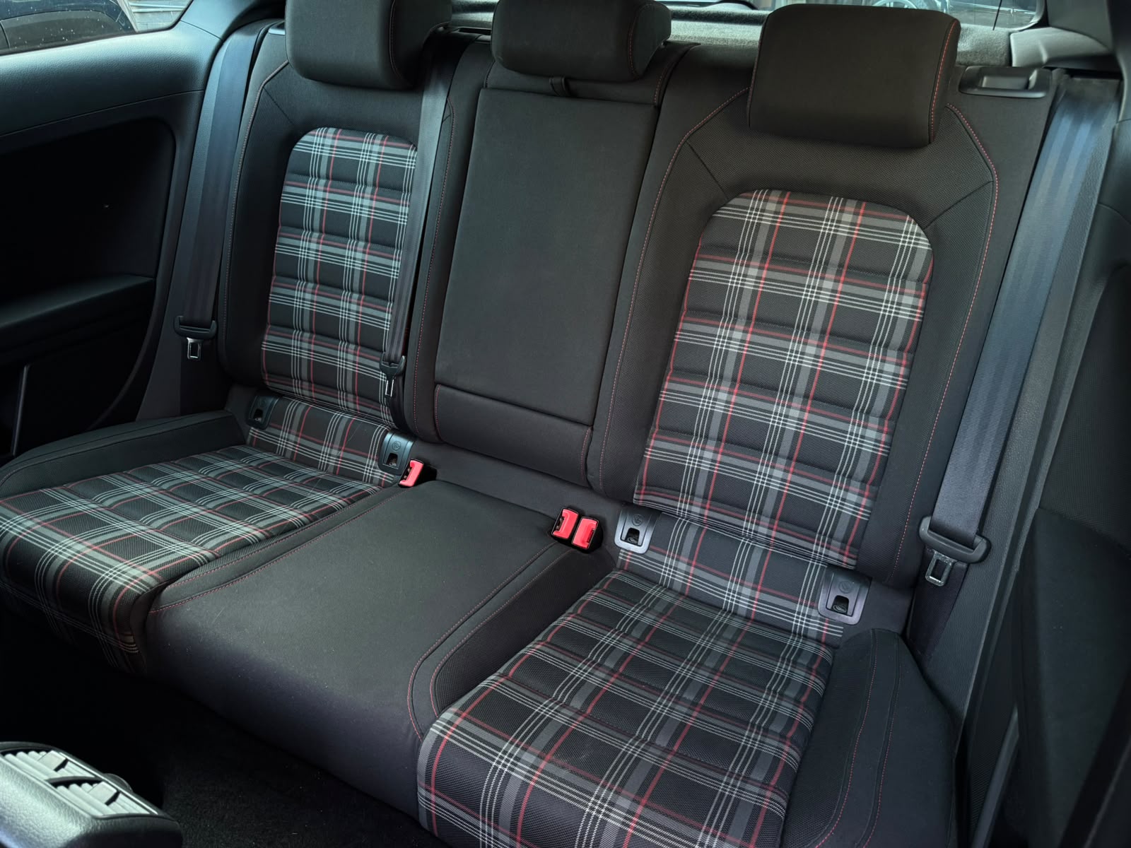 Volkswagen GOLF GTI 2.0TSI 220Cv – *SOLO 79.000KM!* – “SCARICO SPORTIVO”