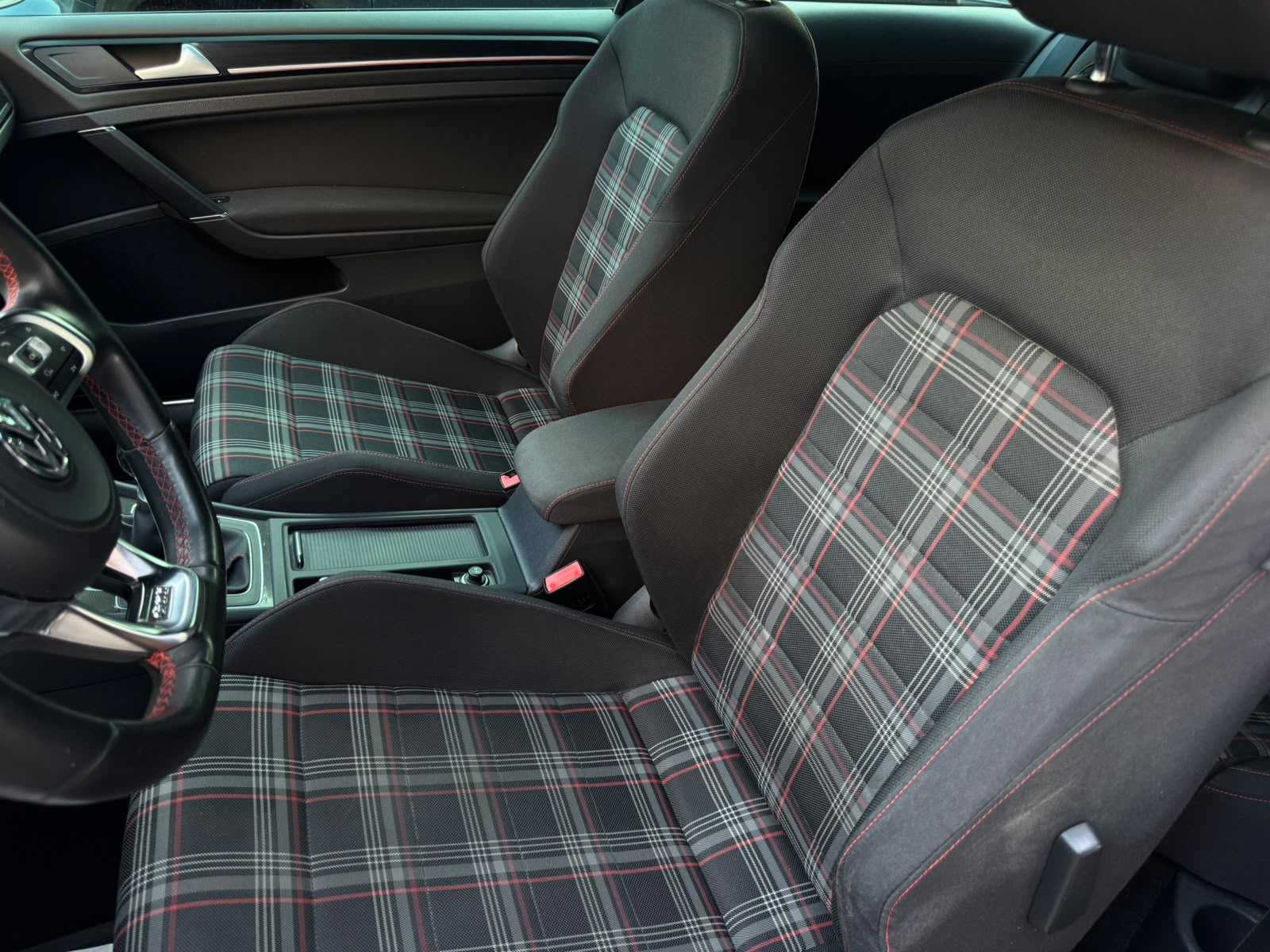 Volkswagen GOLF GTI 2.0TSI 220Cv – *SOLO 79.000KM!* – “SCARICO SPORTIVO”