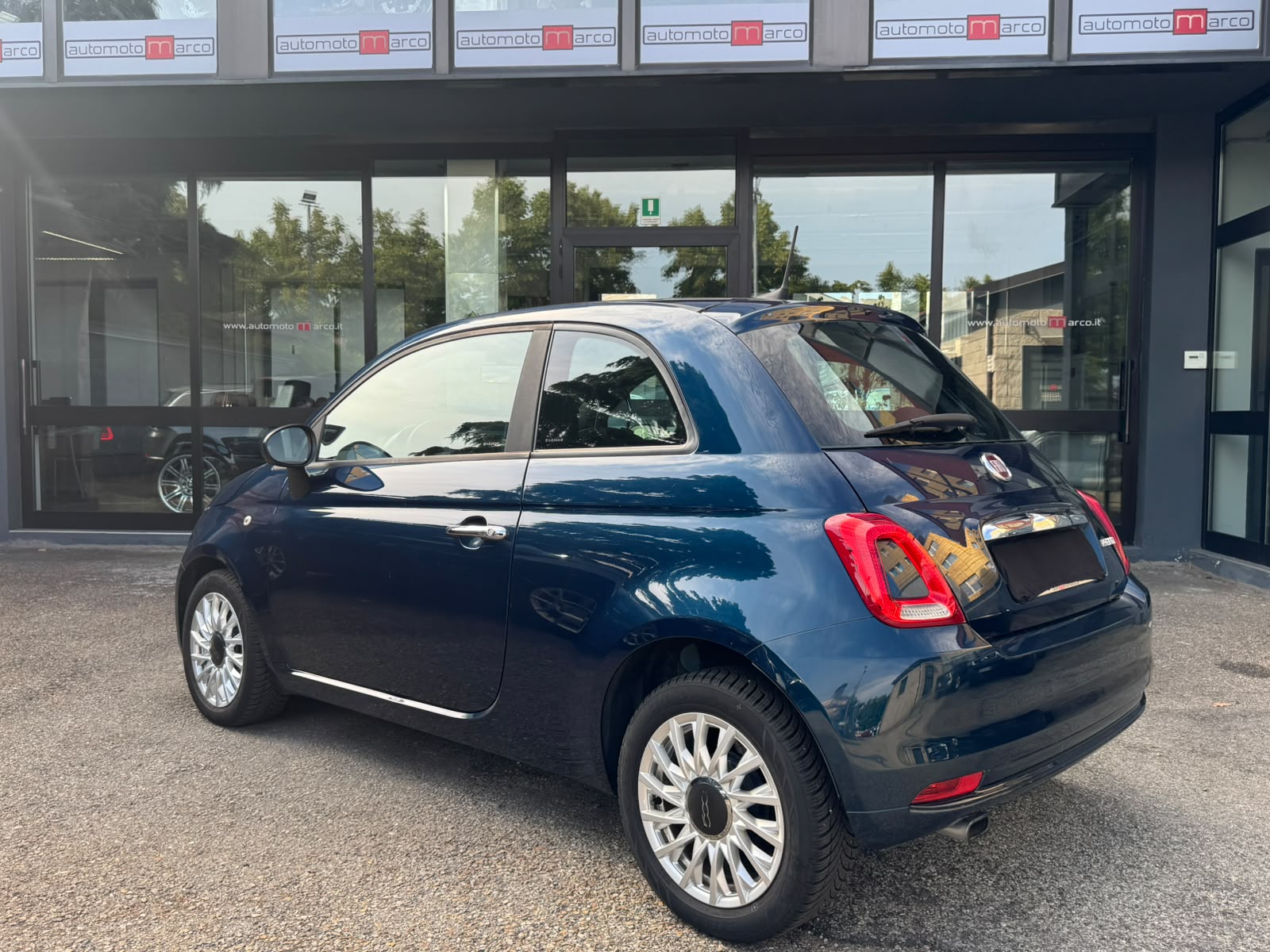 1.0 70cv Hybrid – LOUNGE