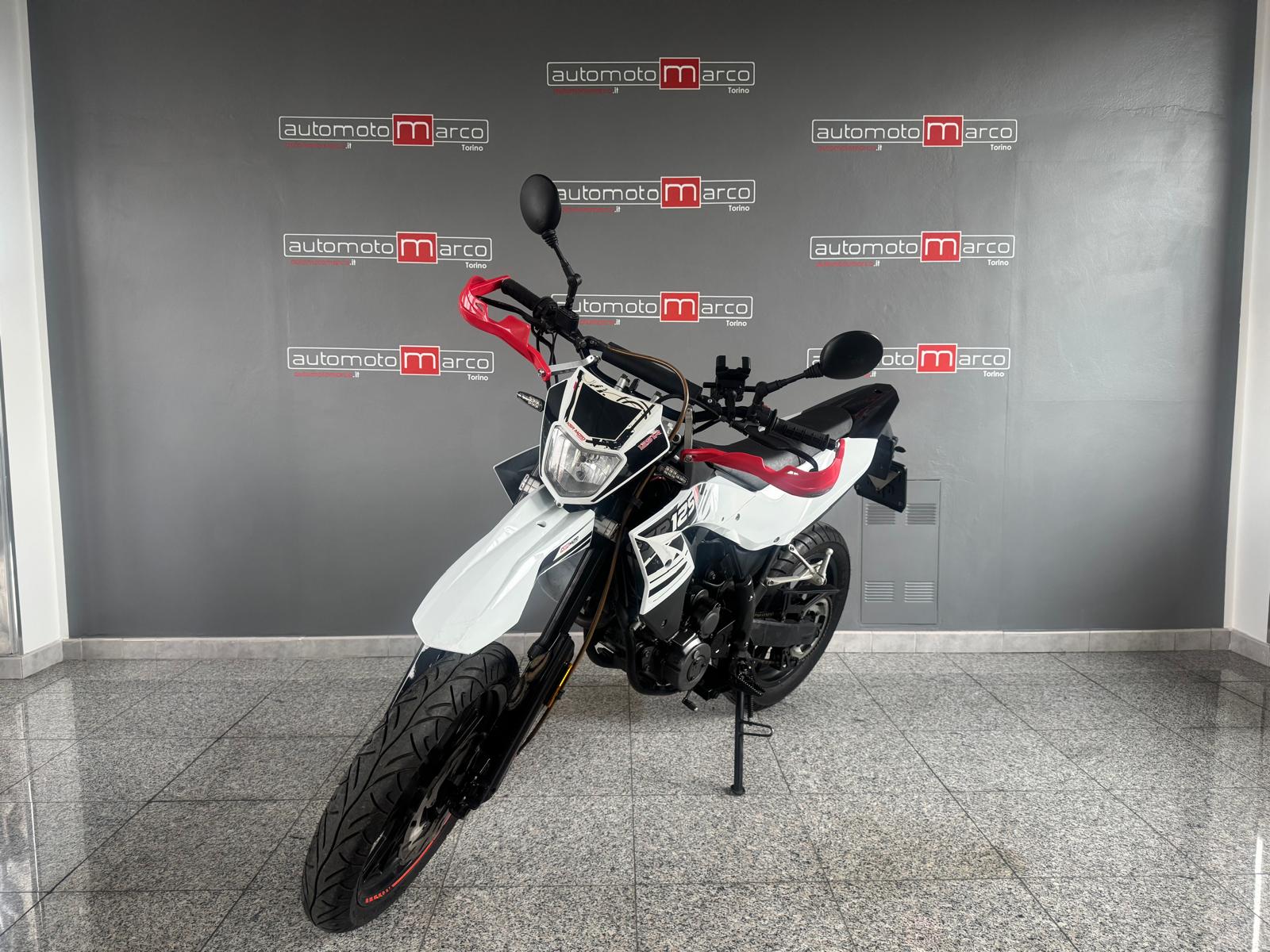 KSR MOTO TR 125 SM 125CC – 09/2016 – 5659 Km – 2200 €
