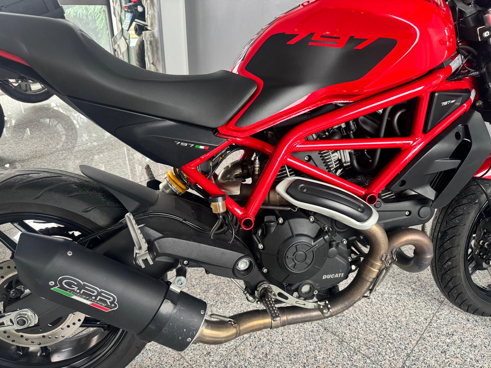DUCATI Monster 797 797 – 01/2019 – 27699 Km – 6300 €
