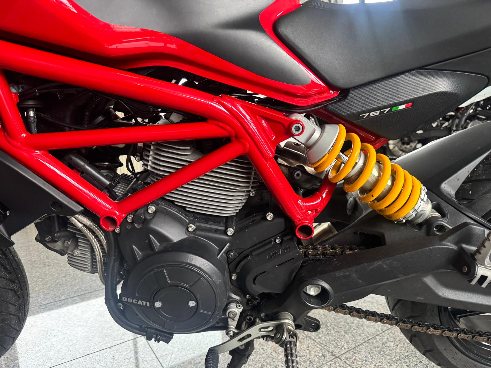 DUCATI Monster 797 797 – 01/2019 – 27699 Km – 6300 €