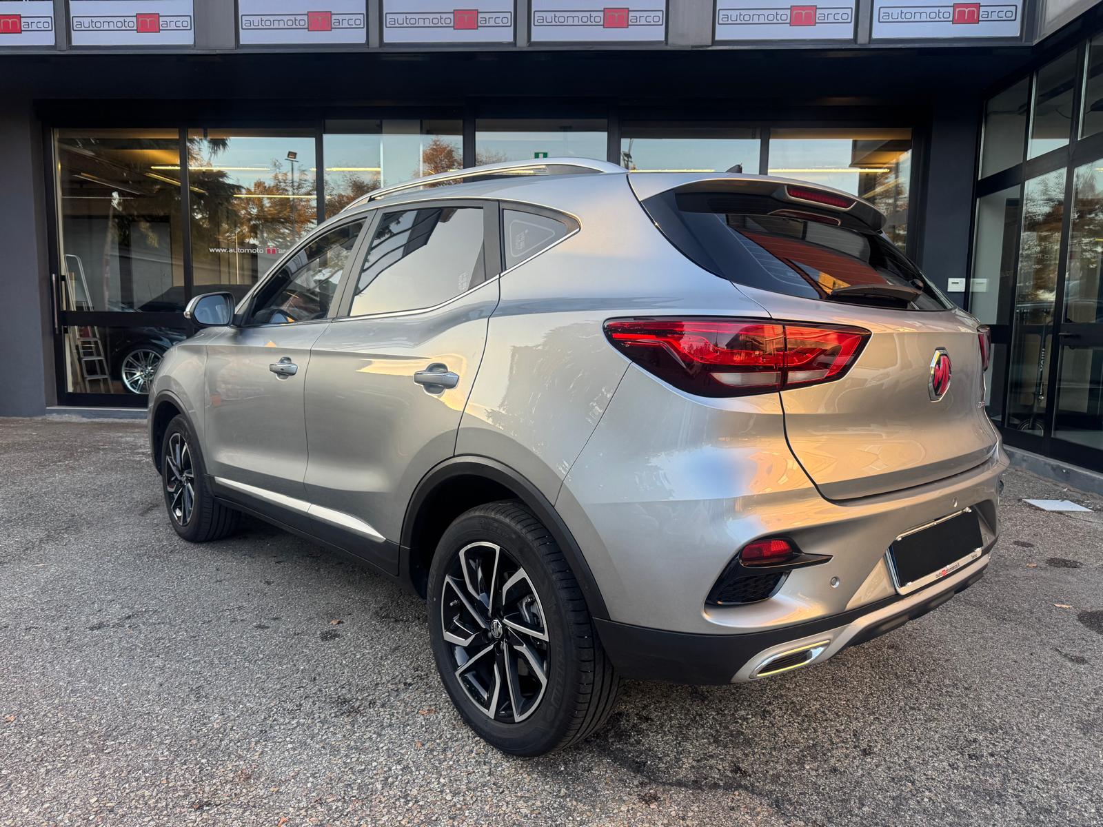 MG ZS 1.0T-GDI aut. Luxury – 12/2023 – 37340 Km – 13500 €
