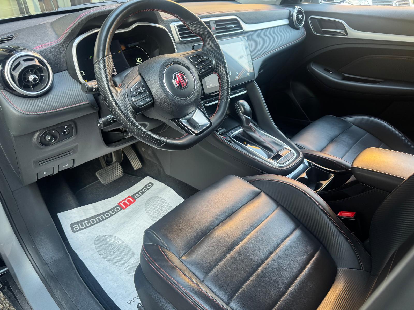 MG ZS 1.0T-GDI aut. Luxury – 12/2023 – 37340 Km – 13500 €