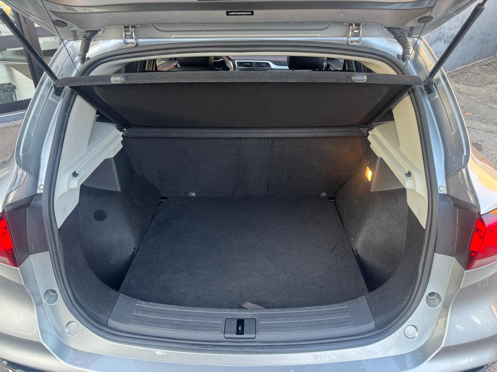 MG ZS 1.0T-GDI aut. Luxury – 12/2023 – 37340 Km – 13500 €